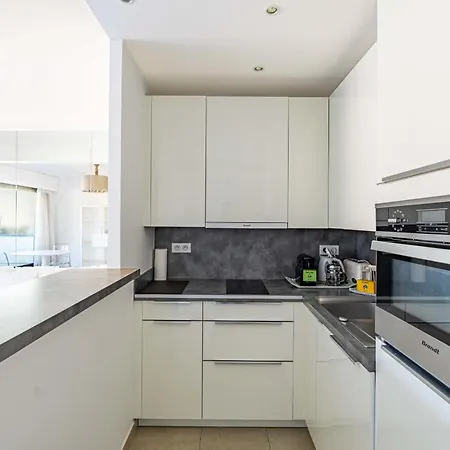 Apartmán 64 Antibes - Stunning 1-bedroom With Terrace At Gray D'albion Cannes