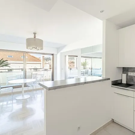 64 Antibes - Stunning 1-bedroom With Terrace At Gray D'albion Cannes